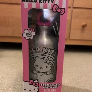 Sanrio HELLO KITTY DOODLE WATER BOTTLE SET